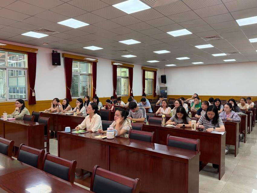“好Young首义”青训营举办AI应用与基层治理实战专题讲座.docx